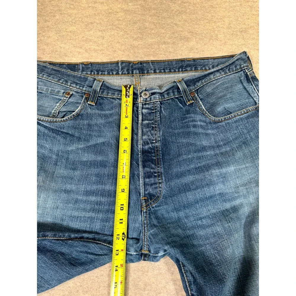 Levis 501 Straight Jeans Mens 40x32 Blue Whiskering Denim Cotton Button Fly